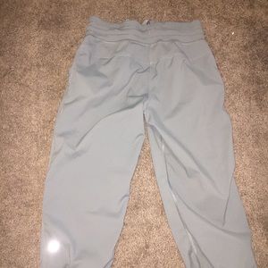Lululemon grey capris size 4